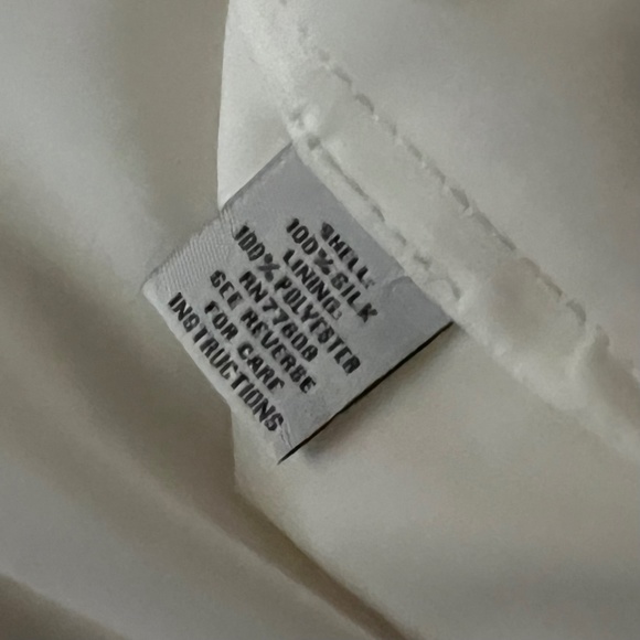 J Peterman cream silk blouse - perfect for the holidaya - Picture 3 of 6